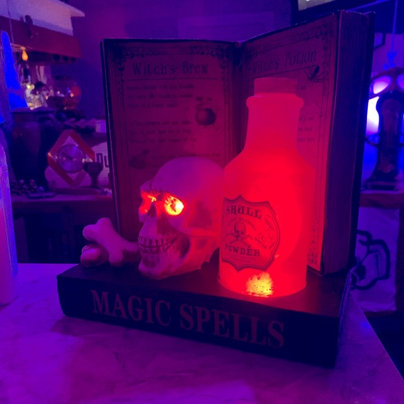 Other - Martha Stewart Light-Up Magic Spell Book Witch Skull Potion Halloween